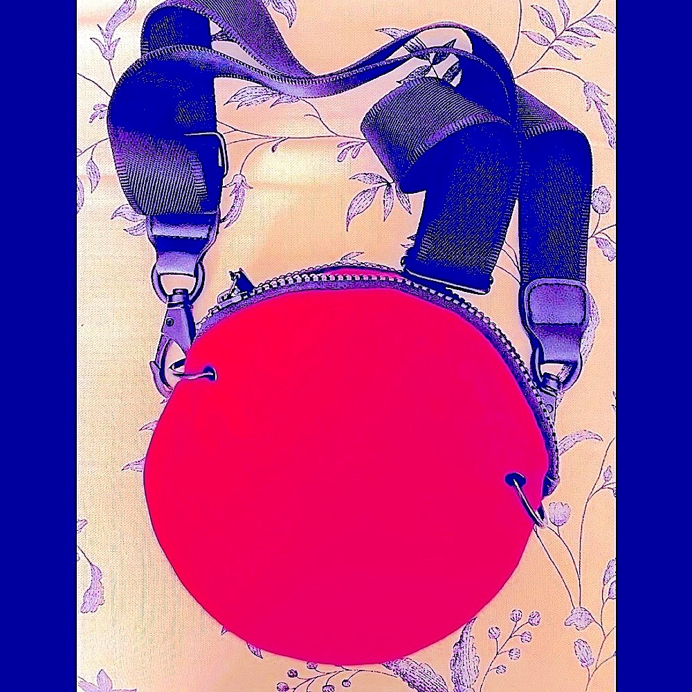 Circle cross-body bag Hot Pink/black strap